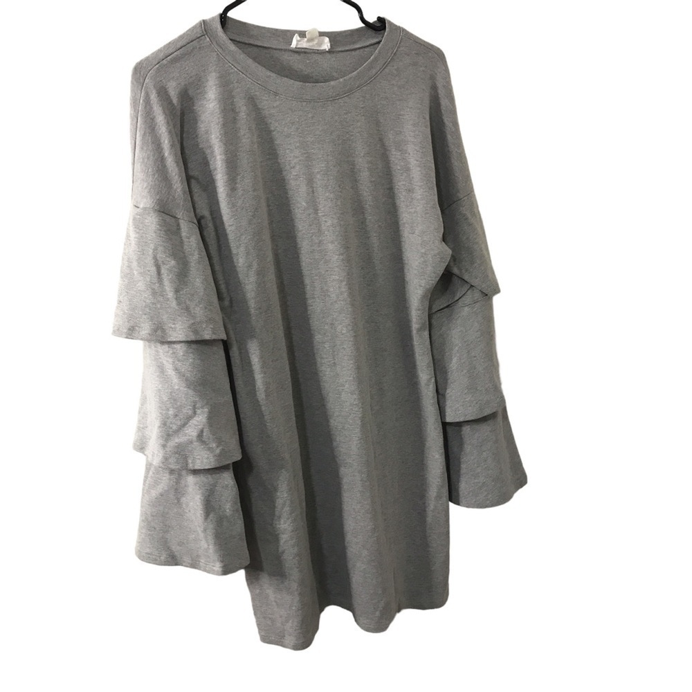 Allison New York tiered ruffle sleeve heather gray sweater top size M